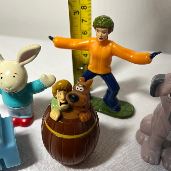 Assorted Toy Figurines and mini dominoes set. Scooby. Shaggy. Buster. Drooler - Picture 2 of 6